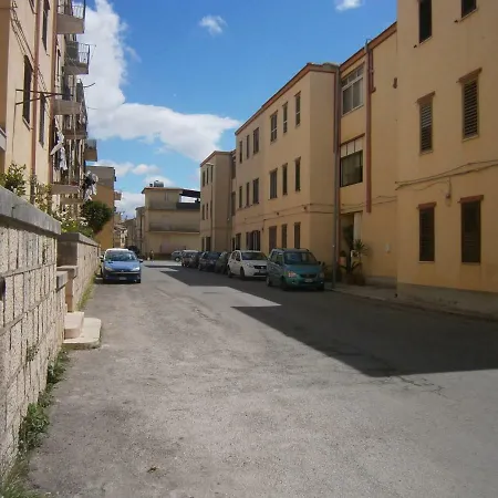 Romantica Clara Modica
